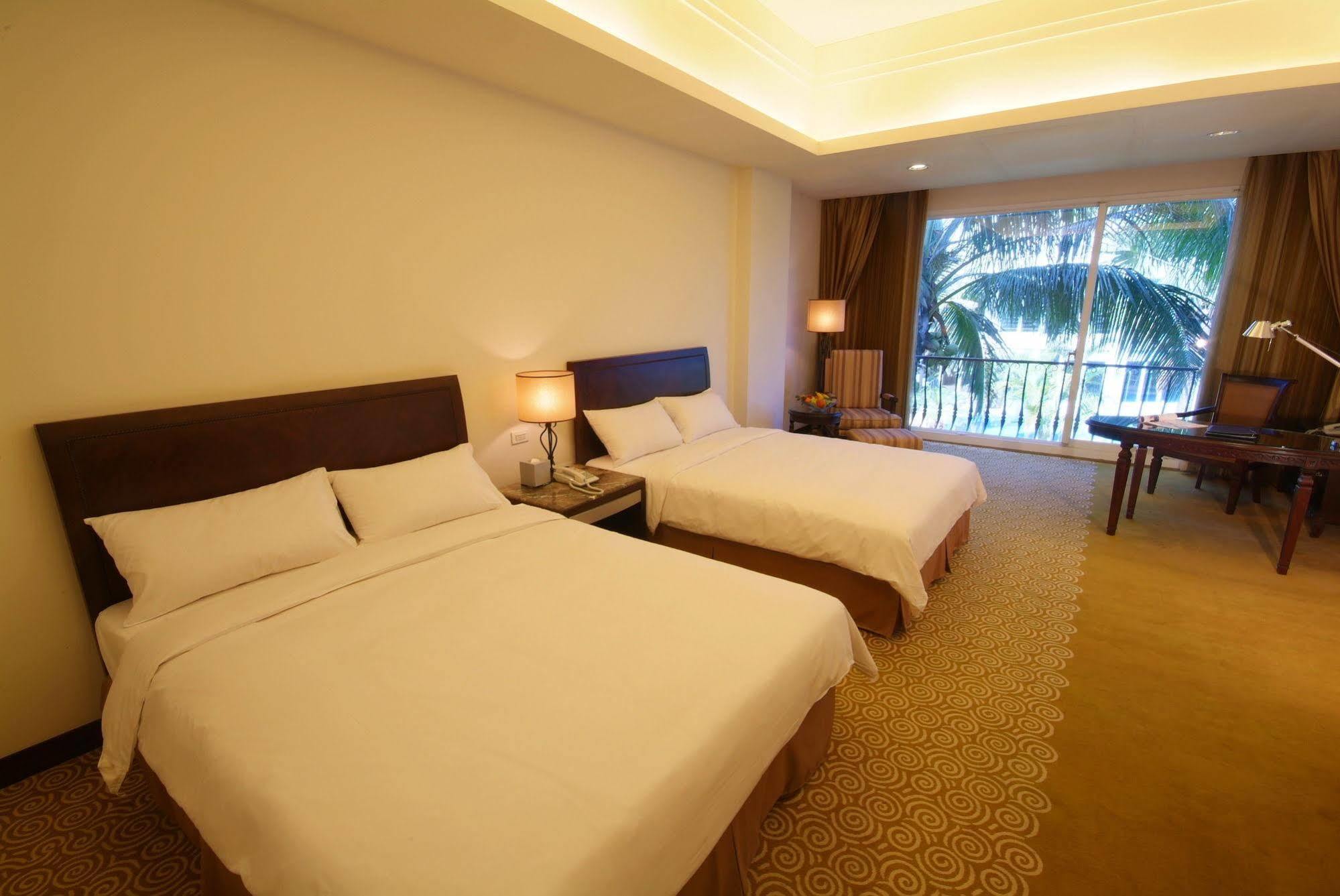 Les Hotel Tainan Esterno foto