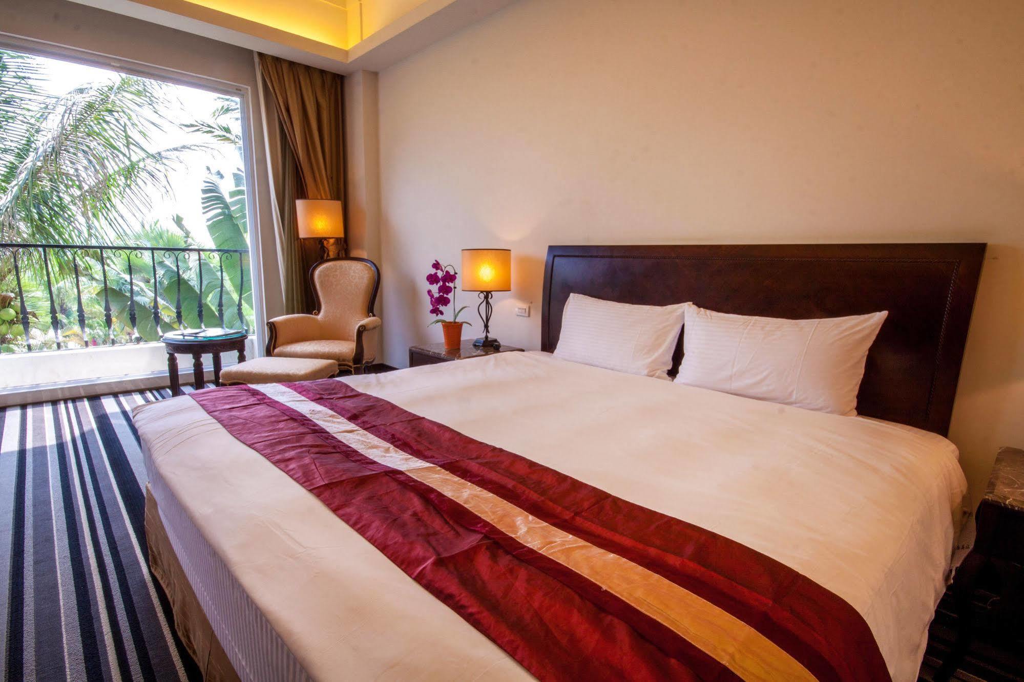Les Hotel Tainan Esterno foto